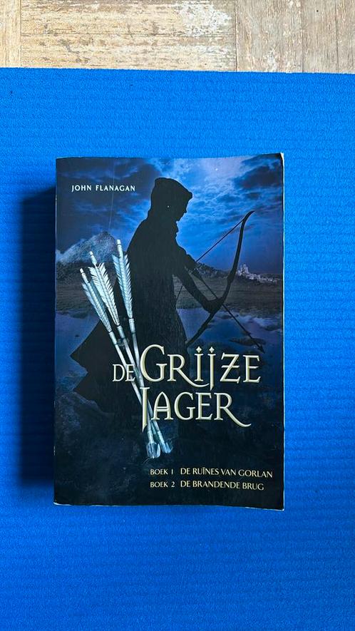 De grijze jager - De ruines van Gorlan ; De brandende brug, Boeken, Kinderboeken | Jeugd | 10 tot 12 jaar, Zo goed als nieuw, Ophalen