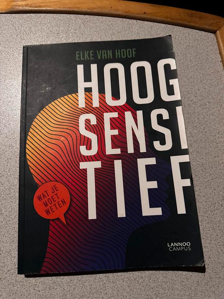 “Hoogsensitief” auteur Elke van Hoof, Boeken, Muziek, Zo goed als nieuw, Artiest, Ophalen of Verzenden