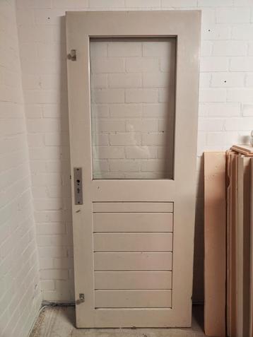 Hardhouten buitendeur met dubbel glas 211 bij 82 beschikbaar voor biedingen