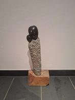 Beeld moeder met kind in serpentijn, Antiek en Kunst, Ophalen of Verzenden