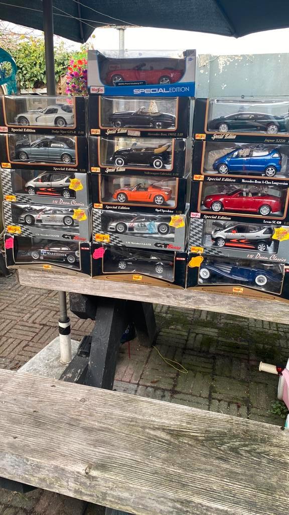 15 Mooie modellen 1/18, Hobby en Vrije tijd, Modelauto's | 1:18, Zo goed als nieuw, Maisto, Ophalen of Verzenden