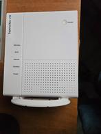 Experia Box V10 met standaard en adapter in goede staat, Computers en Software, Routers en Modems, Ophalen of Verzenden, Gebruikt