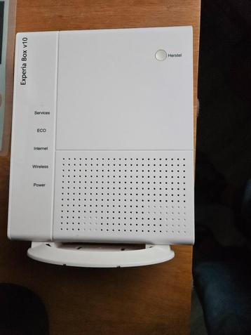  Experia Box V10 met standaard en adapter in goede staat beschikbaar voor biedingen