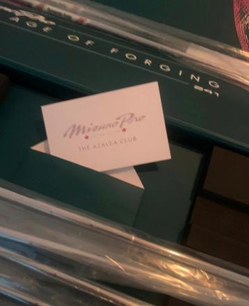 Mizuno Pro 241 Azalea IJzerset Limited Edition beschikbaar voor biedingen