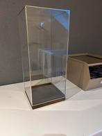 Mooie vitrinekast met zilveren details, Ophalen, Met plank(en), Minder dan 50 cm, Gebruikt