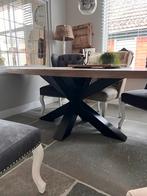 Ovale tafel licht bruin zwarte onderstel, Huis en Inrichting, Tafels | Eettafels, Ophalen, Gebruikt, 100 tot 150 cm, Teakhout