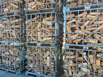 Haardhout kurkdroog naaldhout fijngekloofd beschikbaar voor biedingen