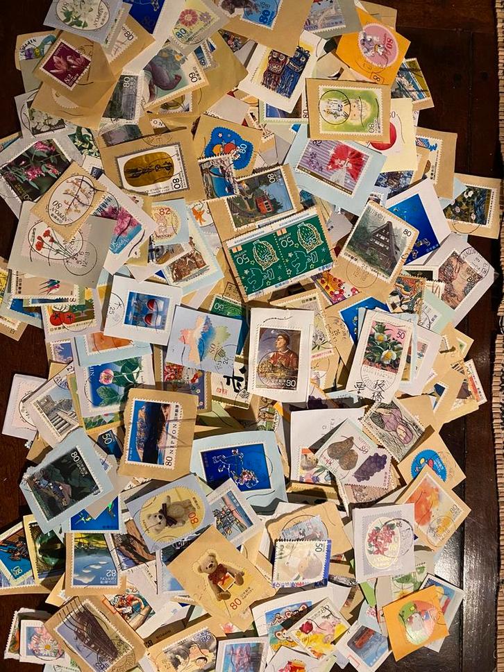 675 gram onafgeweekt Grootformaat Japan 11/25, Postzegels en Munten, Postzegels | Volle albums en Verzamelingen, Buitenland, Ophalen of Verzenden