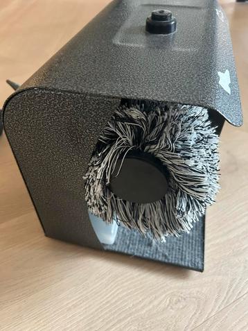 Schoenpoetsmachine met borstels beschikbaar voor biedingen