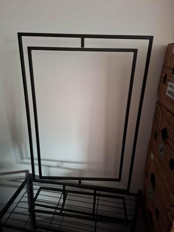 Stalen frame voor decoraties  beschikbaar voor biedingen