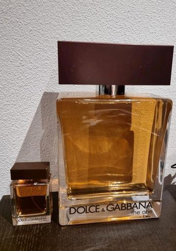 Dolce & Gabbana: The One giant factice glas (35.5x20.5x11)