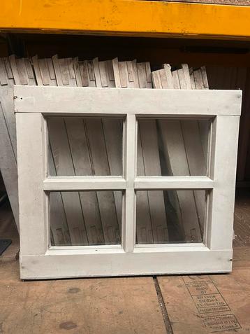 Gebruikte kasteelramen enkelgl 65x57 cm €50 beschikbaar voor biedingen