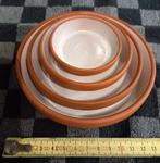 Nieuwe set van 4 terra cotta / terracotta schaaltjes., Ophalen of Verzenden, Nieuw, Overige stijlen, Schaal of Schalen