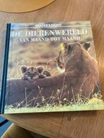 De Dierenwereld van Maand tot Maand - Reader's Digest, Ophalen of Verzenden, Zo goed als nieuw, Natuur algemeen