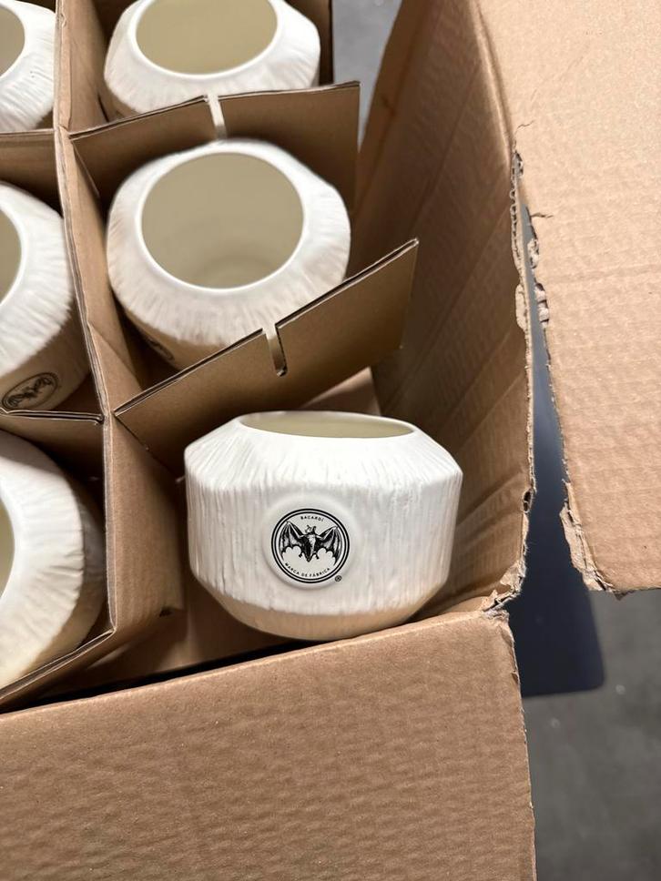 Bacardi Kokosnoot Cocktail Bekers - 36 Stuks, Huis en Inrichting, Keuken | Keukenbenodigdheden, Nieuw, Ophalen of Verzenden