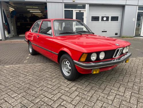 Bmw 320 e21 bj1976, Auto's, Oldtimers, Particulier, BMW, Benzine, Coupé, Handgeschakeld, Rood, Zwart, Leder en Stof, Achterwielaandrijving