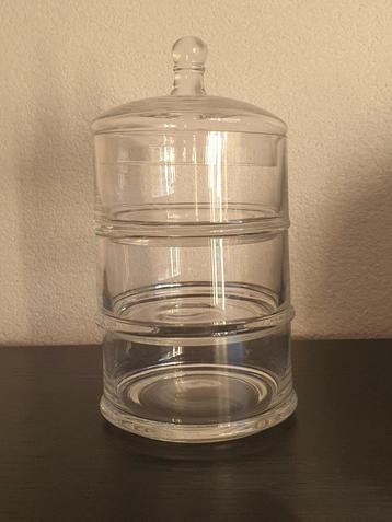 Glazen etagère/snoep/bonbon pot. 3 etages met deksel. beschikbaar voor biedingen
