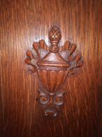 Charmant antiek kastje met houtsnijwerk, Antiek en Kunst, Antiek | Meubels | Kasten, Ophalen