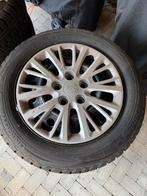 Winterbanden 205/55R16 met stalen velg en wieldoppen, Auto-onderdelen, Ophalen, Gebruikt, 16 inch, Banden en Velgen