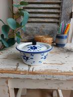 Heel klein emaille schaaltje met deksel blauwe bloem, Ophalen of Verzenden