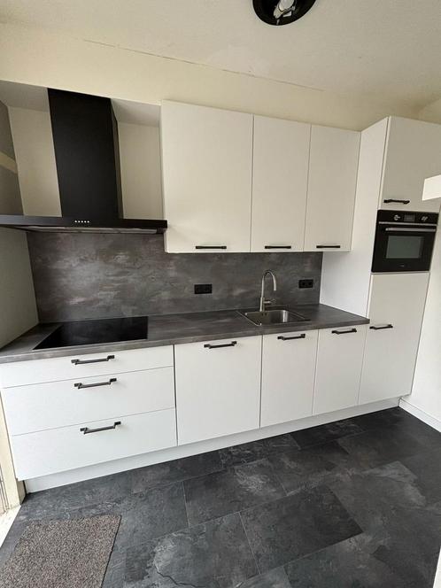 Zeer nette keuken, Huis en Inrichting, Keuken | Complete keukens, Zo goed als nieuw, Ophalen