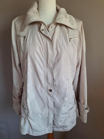 Nieuwe beige glans zomer jas van Saturne, maat 42 beschikbaar voor biedingen