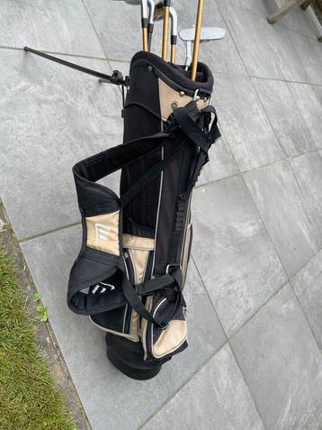 Kinder Golf Tas met aantal clubs - Gebruikt beschikbaar voor biedingen
