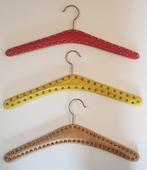 Kledinghangers  vintage  3 stuks, Kleding | Dames, Kledinghangers, Ophalen of Verzenden, Zo goed als nieuw, Kunststof