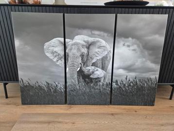 Canvas Schilderij - Olifant met Jong beschikbaar voor biedingen