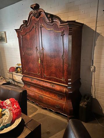 Kabinet Kast beschikbaar voor biedingen