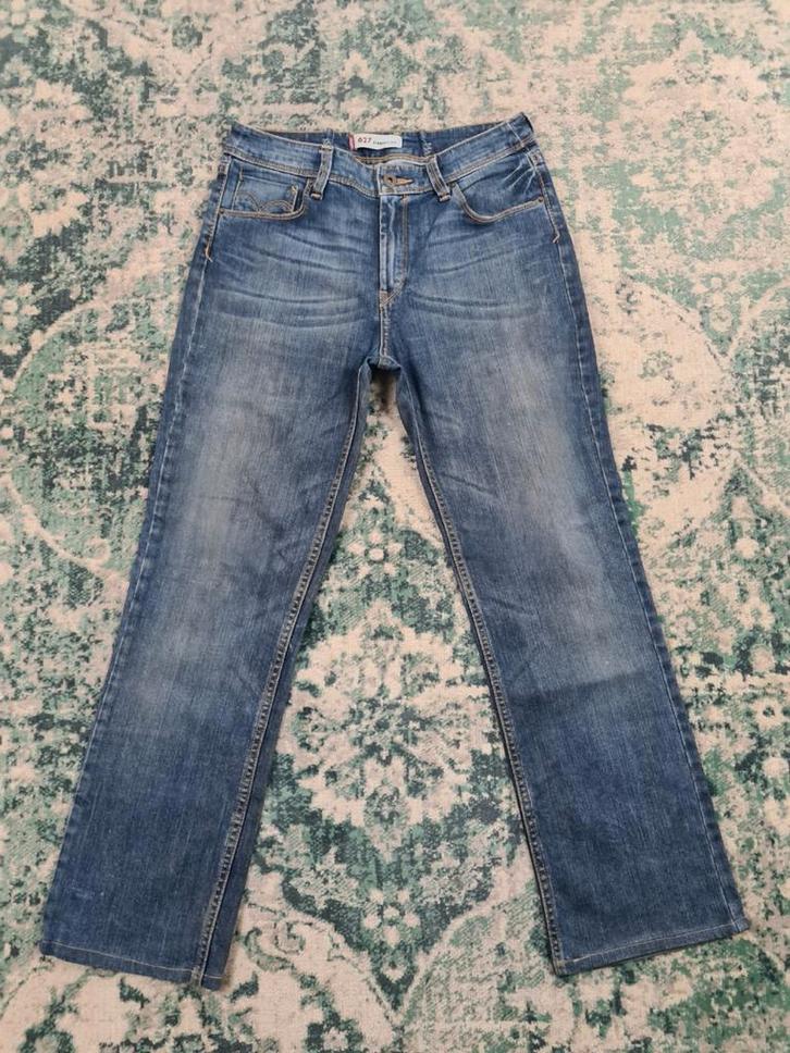 627 Levi's straight fit W30 L30 WMN Tulsi3030 Blauw, Kleding | Dames, Spijkerbroeken en Jeans, Zo goed als nieuw, W30 - W32 (confectie 38/40)