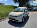 Daihatsu Sirion 2 1.3-16V Comfort Automaat 5Drs Trekhaak, Automaat, Gebruikt, Beige, Metallic lak
