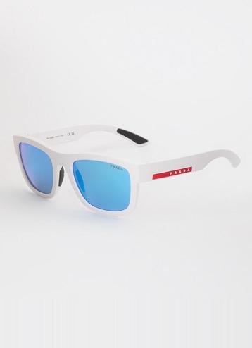 Prada wayfarer beschikbaar voor biedingen