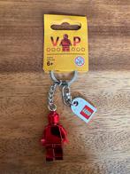 Lego 5005205 minifiguur sleutelhanger rood vip exclusive, Ophalen of Verzenden, Nieuw, Complete set, Lego