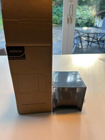 Buiten wandlamp (led) beschikbaar voor biedingen