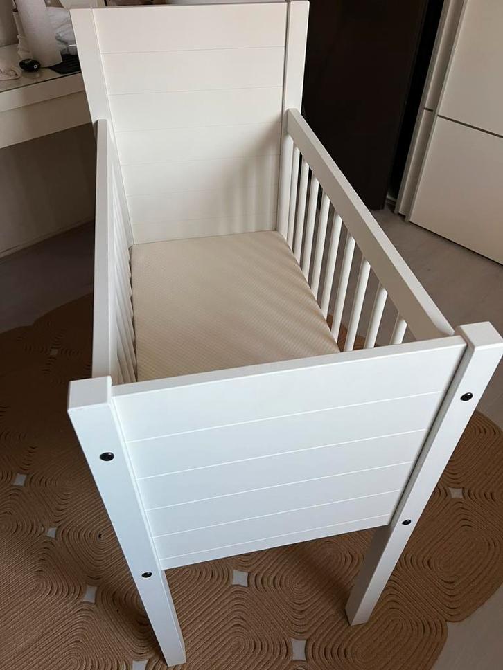 kidsmill wieg helemaal nieuw met matras, Kinderen en Baby's, Babywiegjes en Ledikanten, Zo goed als nieuw, Wieg, Ophalen of Verzenden