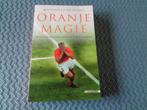 Oranje Magie - Mik Schots & Jan Luitzen, Ophalen of Verzenden, Zo goed als nieuw, Overige binnenlandse clubs, Boek of Tijdschrift