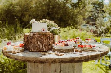Bruiloft servies beschikbaar voor biedingen