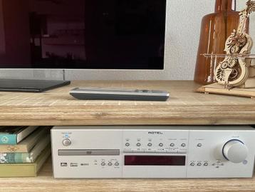 Rotel Reciever met DVD beschikbaar voor biedingen