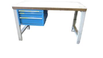 Werkbank met 3 lades 8600x1500x700 mm beschikbaar voor biedingen