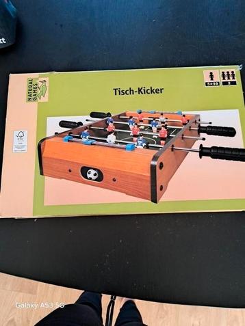 Tafel voetbalspel beschikbaar voor biedingen