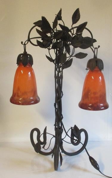 originele smeedijzeren art deco staanlamp 2 kappen, Antiek en Kunst, Antiek | Lampen, Verzenden