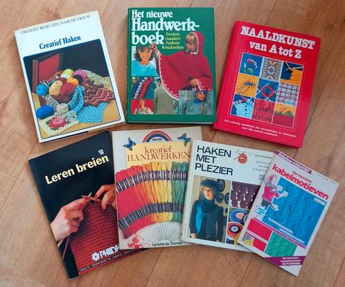 Boeken over handwerken/breien/haken/macramé/borduren, Hobby en Vrije tijd, Breien en Haken, Zo goed als nieuw, Breien, Patroon of Boek