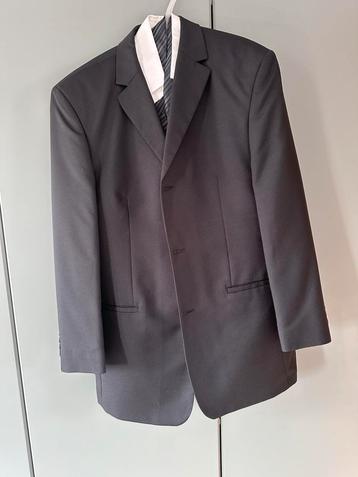 Black tie met C&A cultstatus beschikbaar voor biedingen