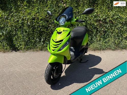 Piaggio Zip SP McLaren 45 km POWER1 LED BETAAL met in3, Fietsen en Brommers, Scooters | Piaggio, Gebruikt, Zip, Elektrisch