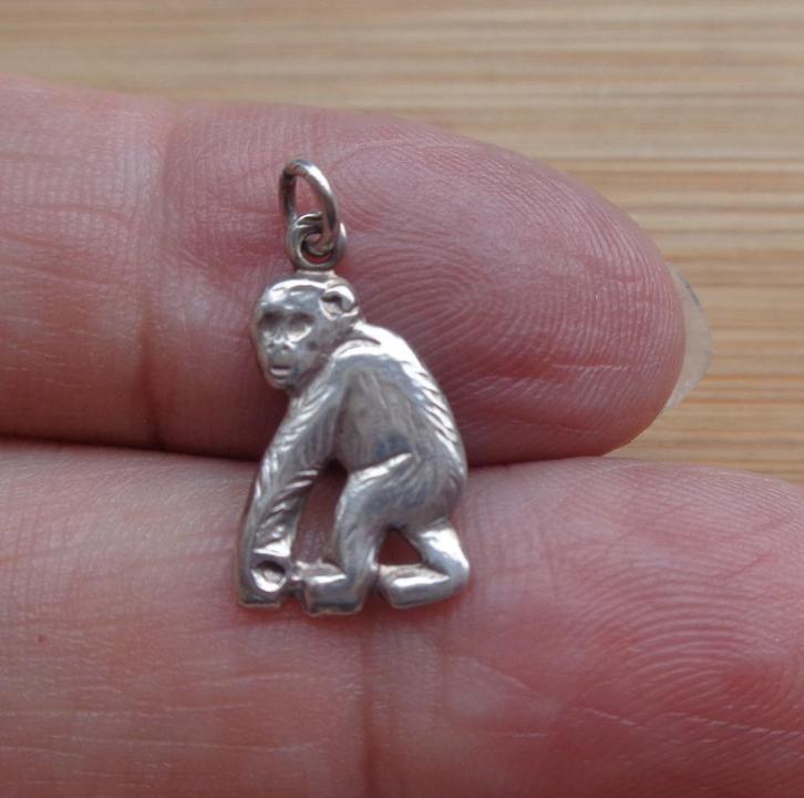 zilveren beel/hanger aap [605], Sieraden, Tassen en Uiterlijk, Bedels, Zo goed als nieuw, Overige merken, Zilver, 1 bedel, Verzenden