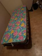 Opklapbed / Logeerbed met matras, Huis en Inrichting, Slaapkamer | Bedden, Ophalen, 90 cm, 200 cm, Metaal
