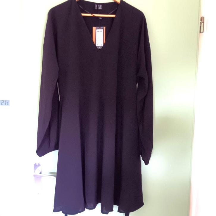 Jurk, zwart met lange mouwen, Kleding | Dames, Jurken, Nieuw, Maat 46/48 (XL) of groter, Zwart, Boven de knie, Ophalen of Verzenden