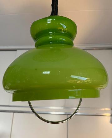 Groene retro hanglamp van glas in hoogte verstelbaar beschikbaar voor biedingen