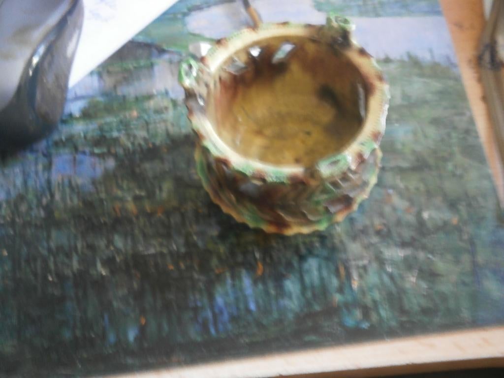 Oud fries Kerfsnede Aardewerk met klein Chipje, Ophalen of Verzenden